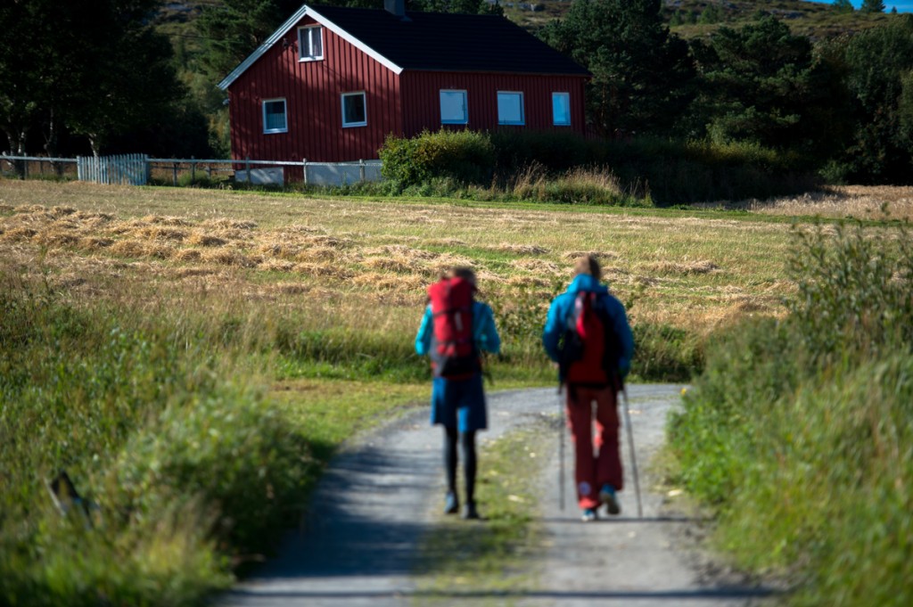 Norway / Flatanger / walking to the cave © Claudia Ziegler